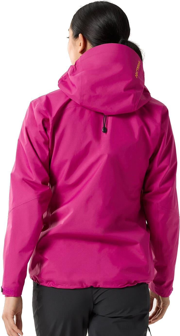 Beta Lightweight Jacket - Womens - Amaranthus / Edziza 3