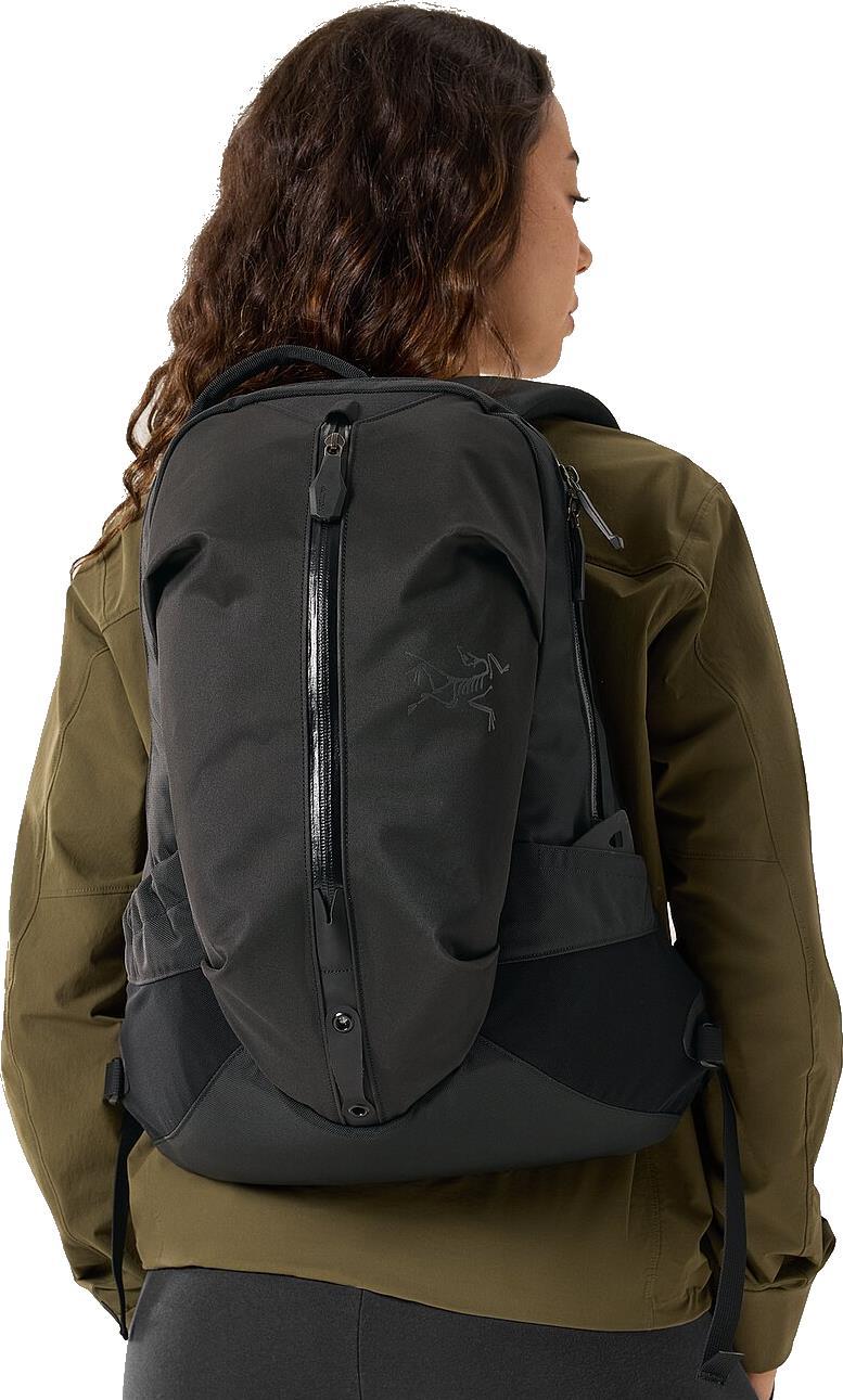 Arro 16 Backpack - Black 4