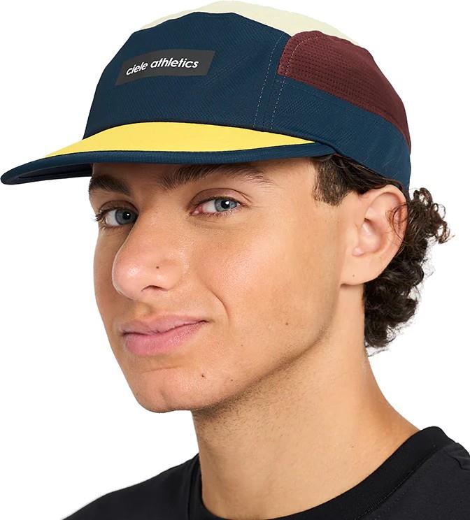 Go Cap Field IconicBar - deep space / dark wine red 1