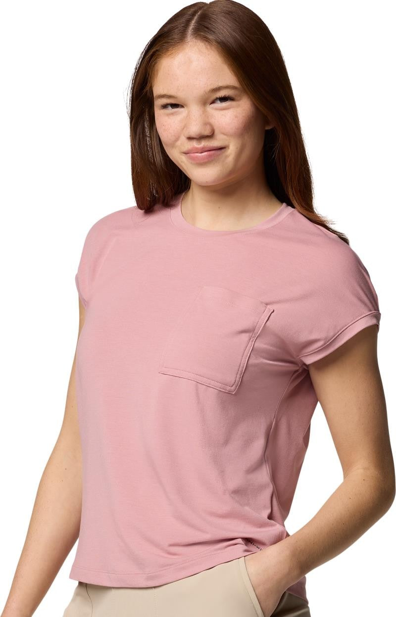 Boundless Trek SS Tee - Womens - eraser pink 1