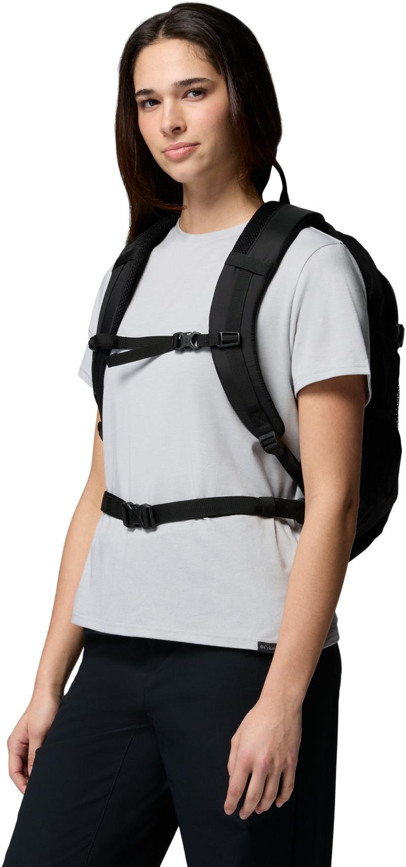 Castle Crest 25L Backpack - black 1