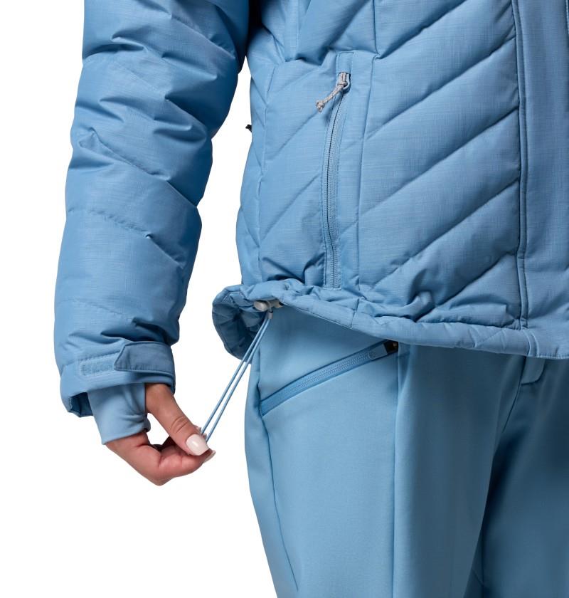 Lay D Down V Jacket - Womens - rainy day 1