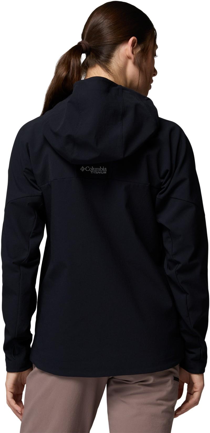 Tennent Mountain Hooded Softshell - Womens - black 1