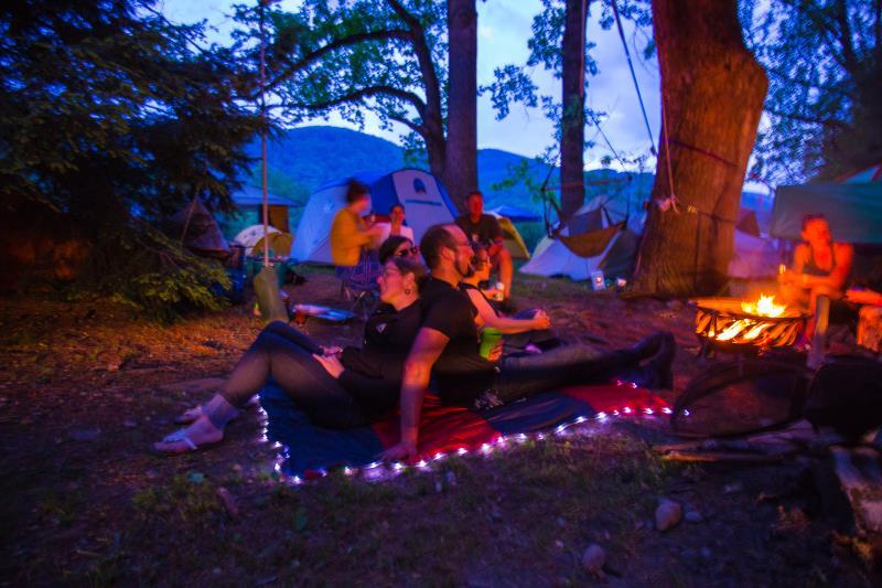 Islander LED Blanket - sunshine 1