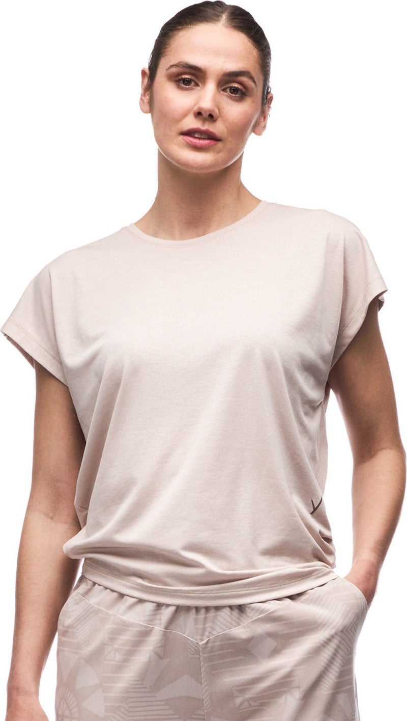 Berga SS Shirt - Womens - beach 1