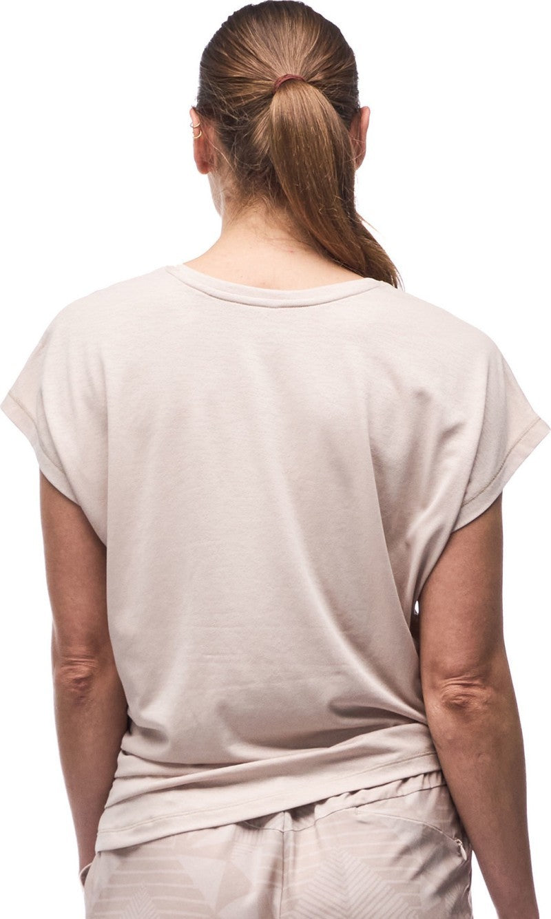 Berga SS Shirt - Womens - beach 1
