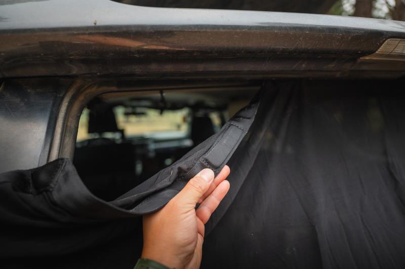 Luno 4Runner Trunk Window Screen - black 1