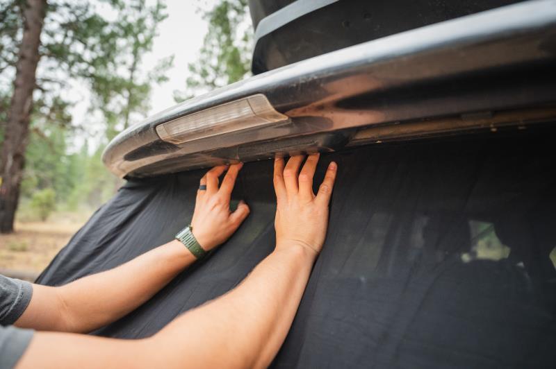 Luno 4Runner Trunk Window Screen - black 1