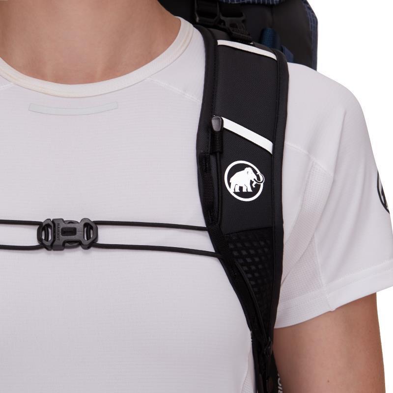Trion 38L - Womens - Marine / Black 9