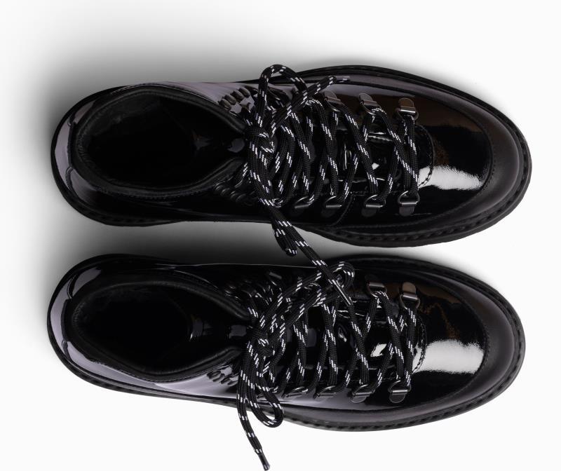 Core Cap Croco, Patent Leather, Shearling Lining - Womens - black 1