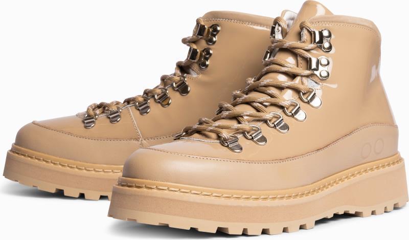Core Cap Patent Leather, Shearling Lining - Womens - beige 1