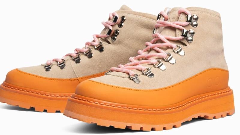 Core Cap Suede, Shearling Lining - Womens - sand orange 1
