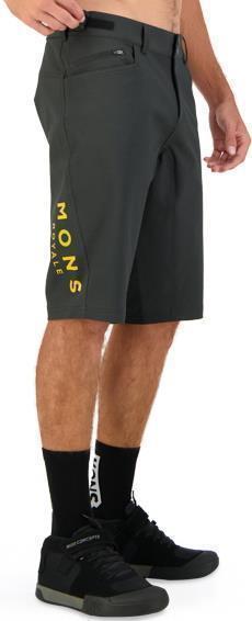 Momentum 2.0 Bike Shorts - Mens - black / gold 1