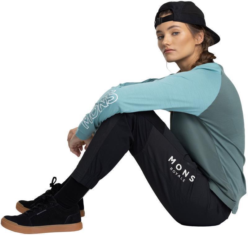 Momentum Bike Pants - Womens - Black 8