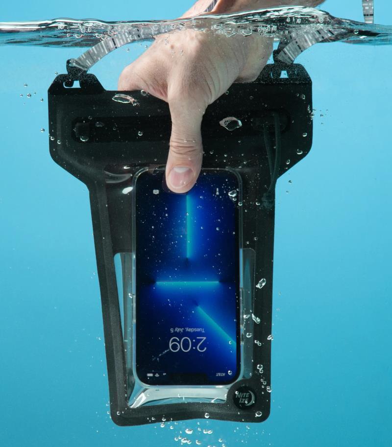 RunOff Waterproof Phone Pouch - Charcoal 3