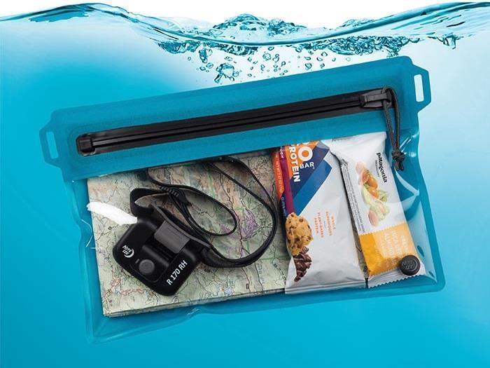 RunOff Waterproof Travel Pouch - Medium - Blue 7