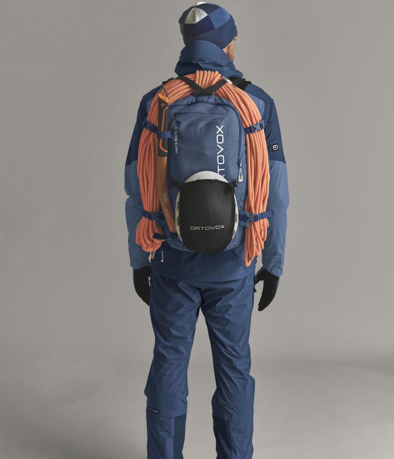 Haute Route 32 - blue nunatak 1