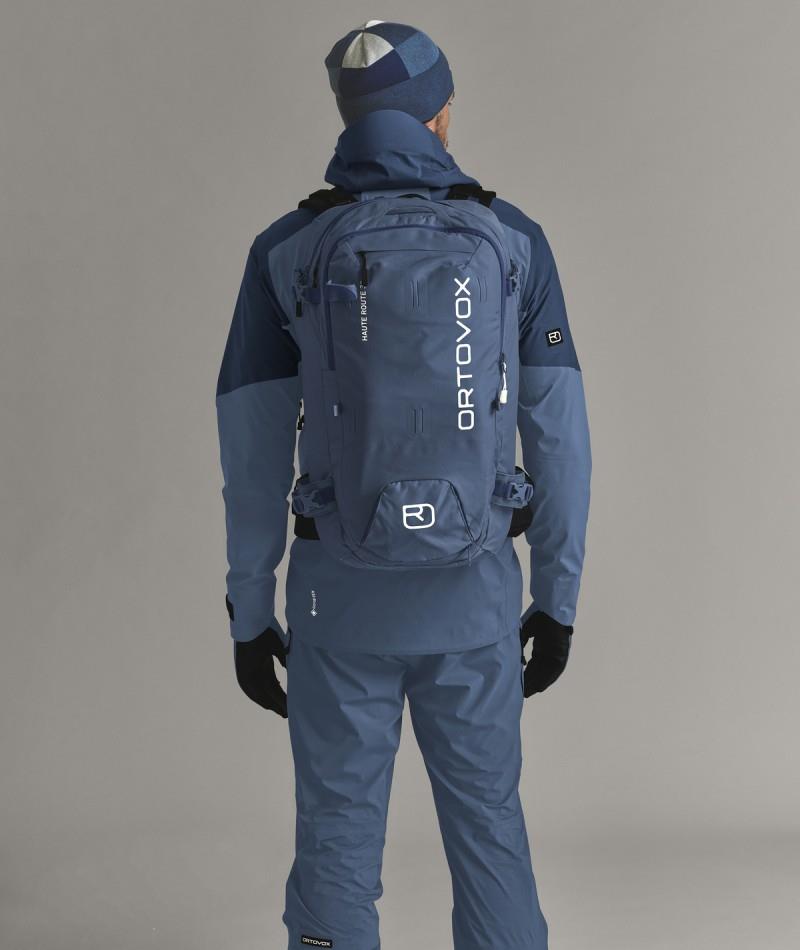 Haute Route 32 - blue nunatak 1