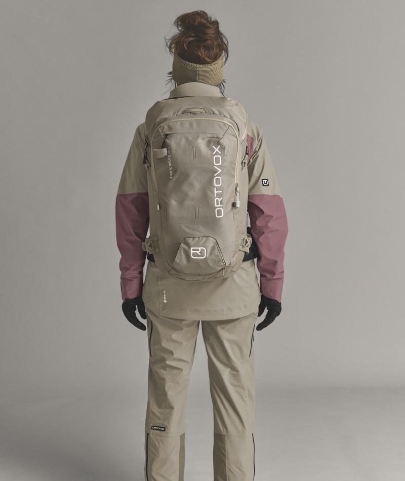 Haute Route 38 S - dark linen 1