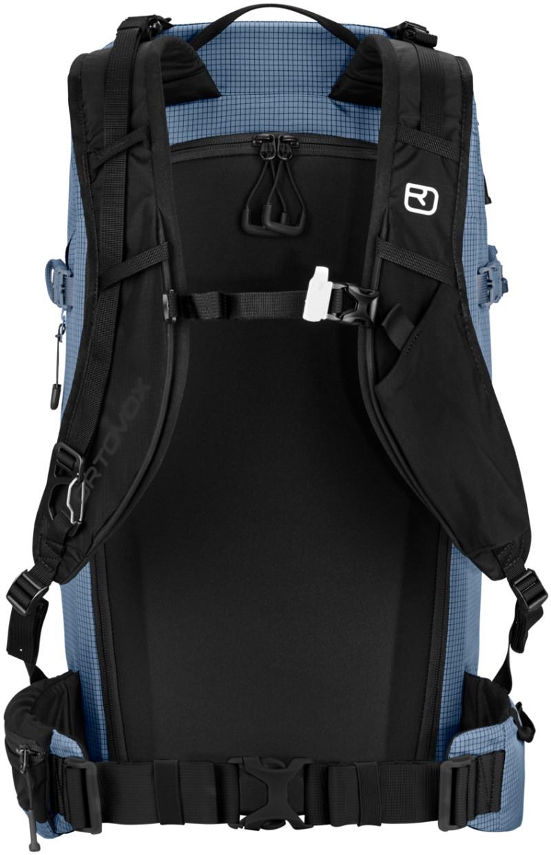 Switchback 32 - light nunatak 1