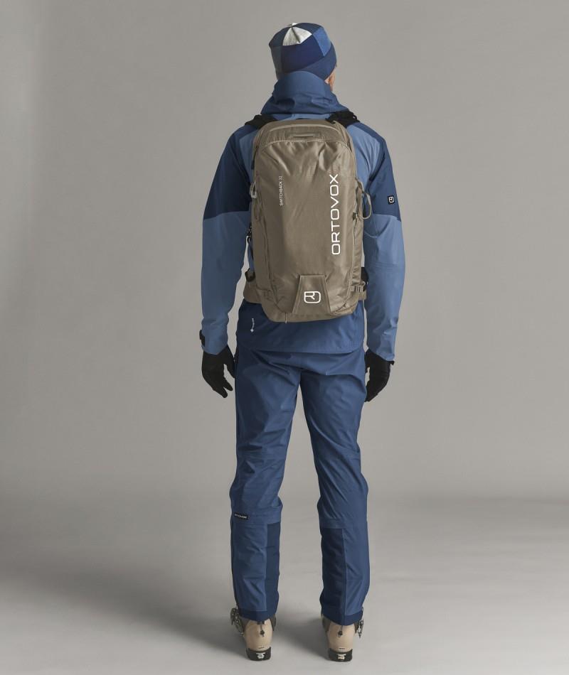 Switchback 32 - light nunatak 1