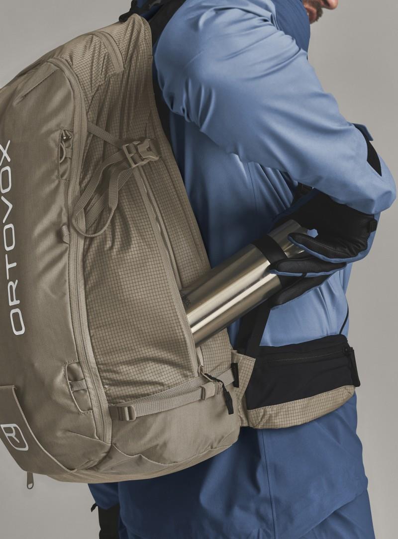 Switchback 32 - light nunatak 1