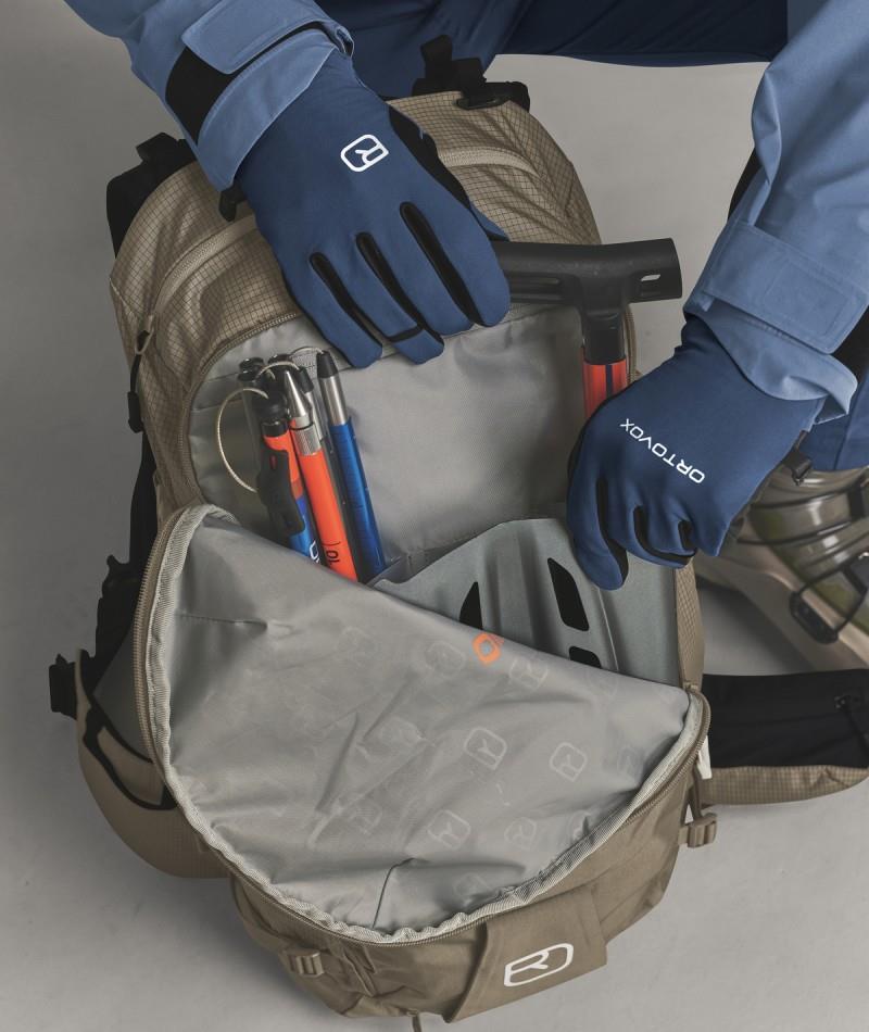Switchback 32 - light nunatak 1