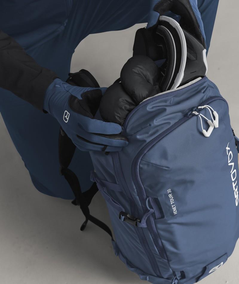 Venet Tour 30 - light nunatak 1