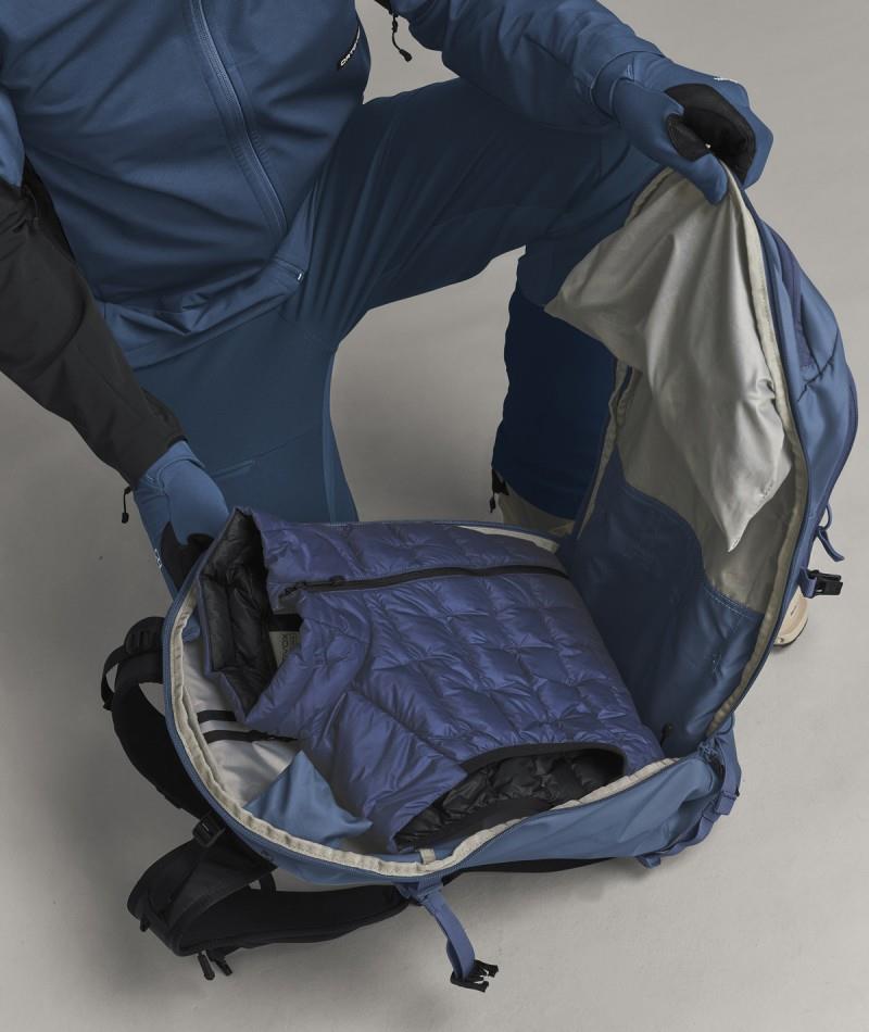 Venet Tour 30 - light nunatak 1