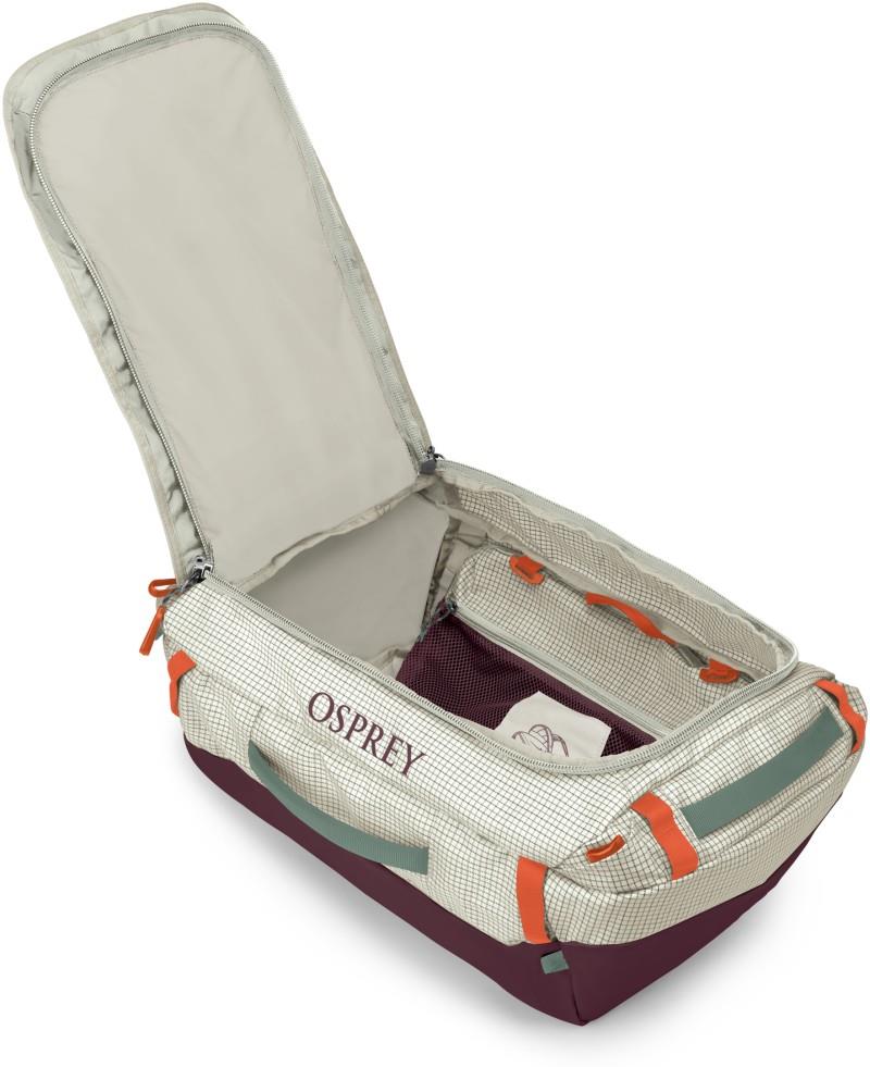 Transporter Duffel 40 - mystery white / moody burgundy 1
