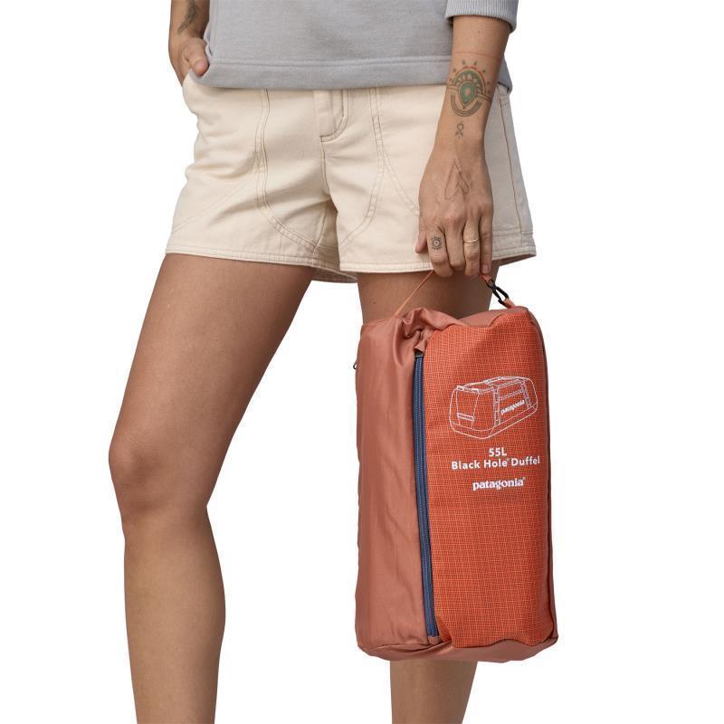Black Hole Duffel 55L - Pimento Red 6