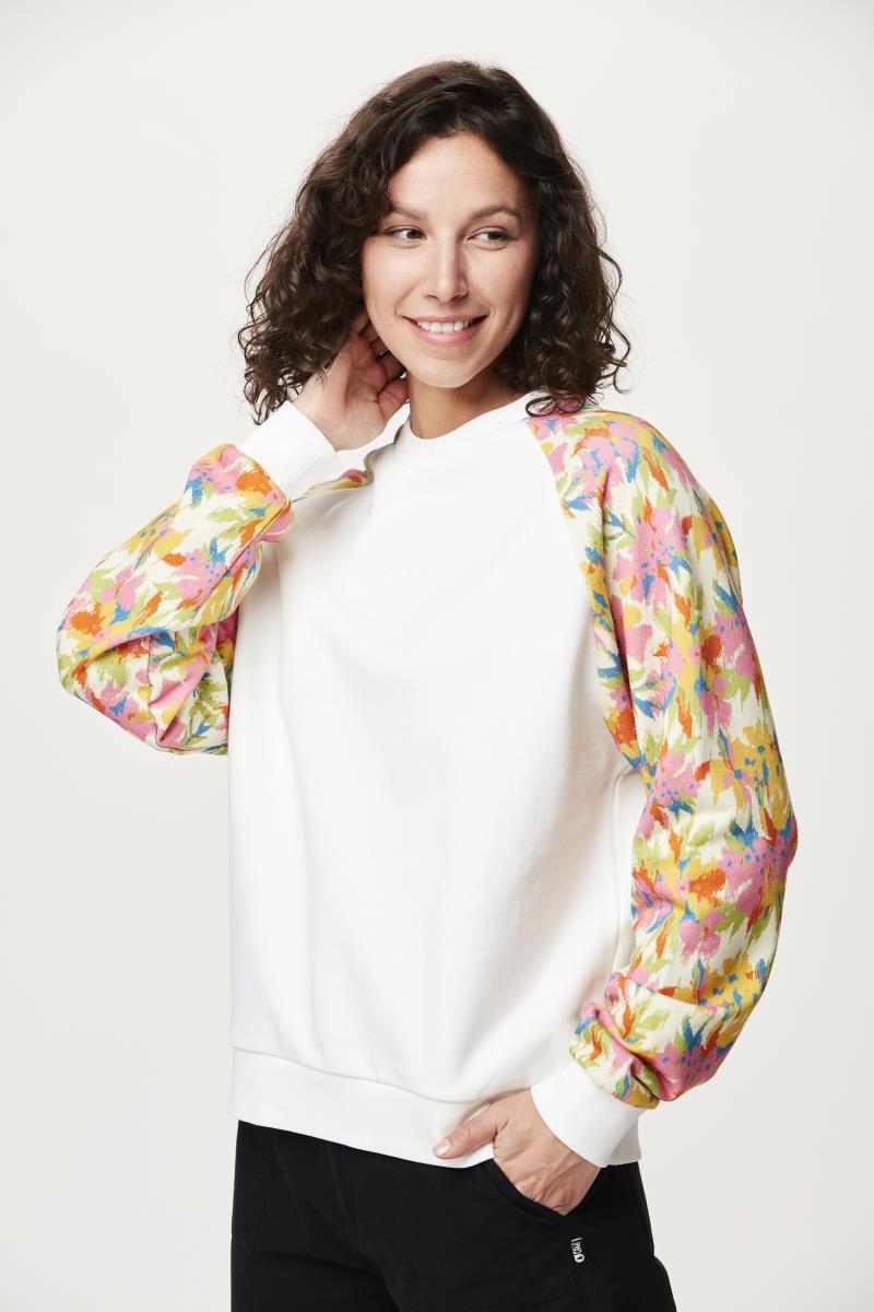 Blayr Crew - Womens - White 2