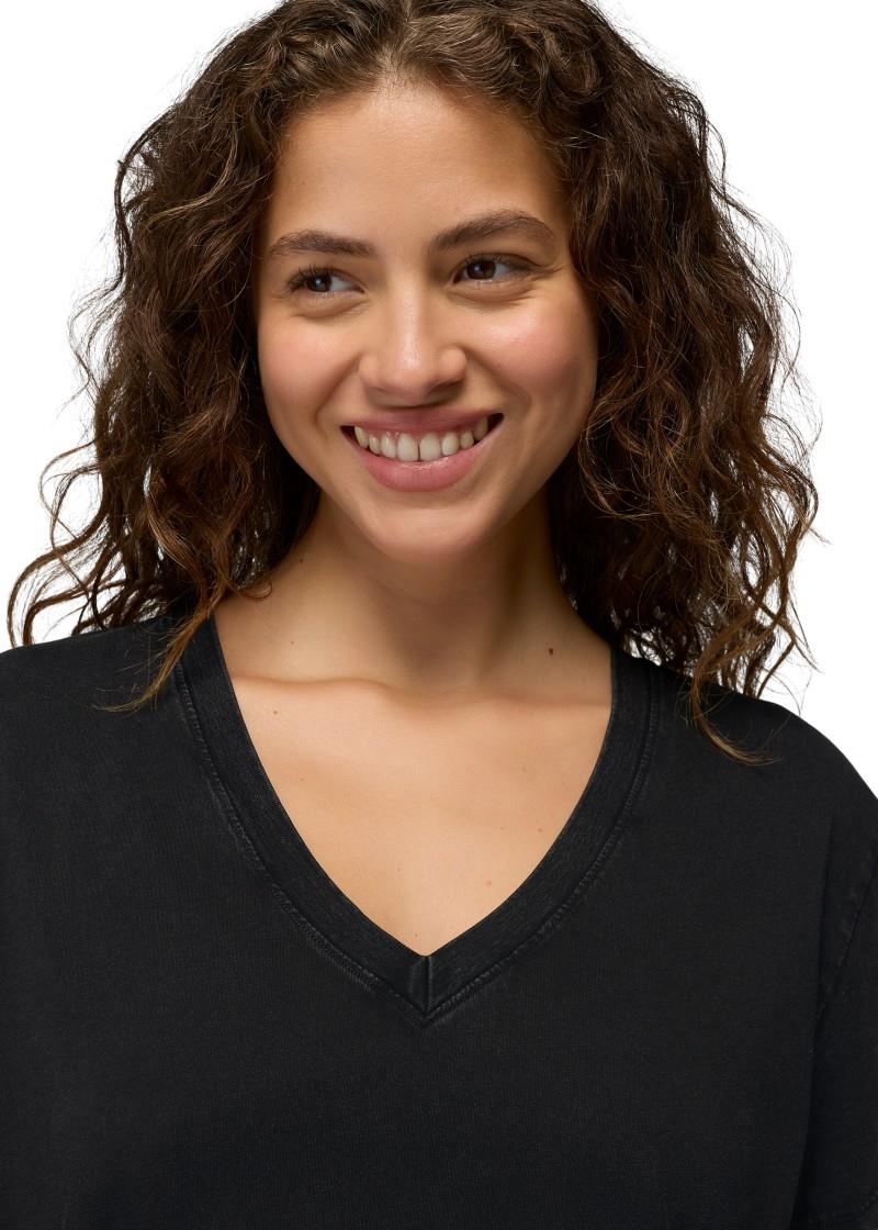Everyday V-Neck Tee - Womens - black 1