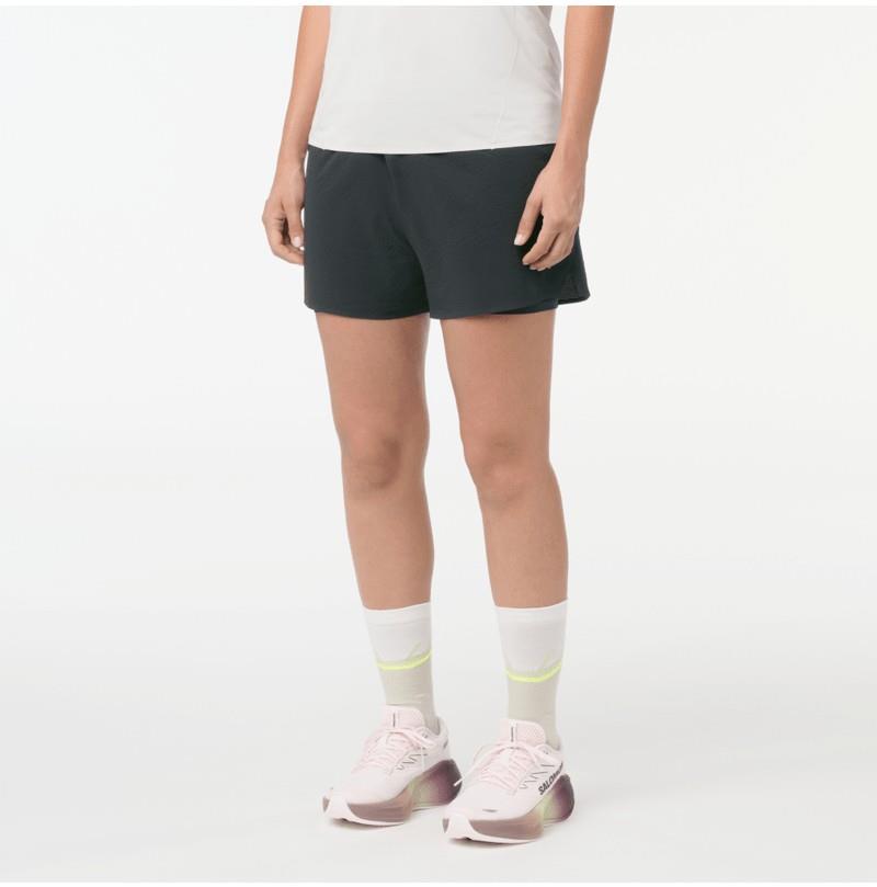Sense Aero 2-in-1 Shorts, 4" Inseam - Womens - deep black / reflective charcoal gray 1