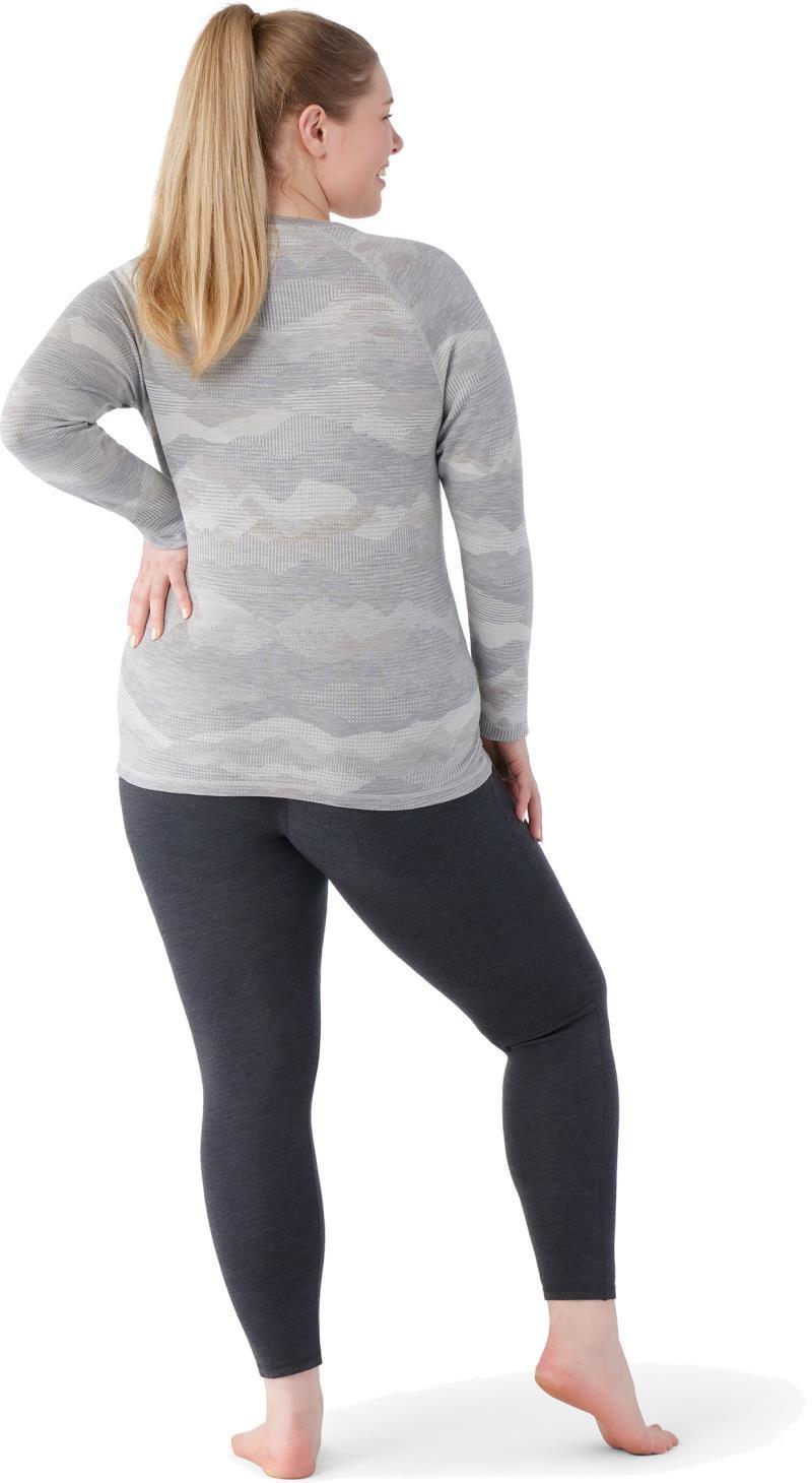 Classic Thermal Merino 250 Base Layer Crew Plus - Womens - Light Gray Mountain Scape 3