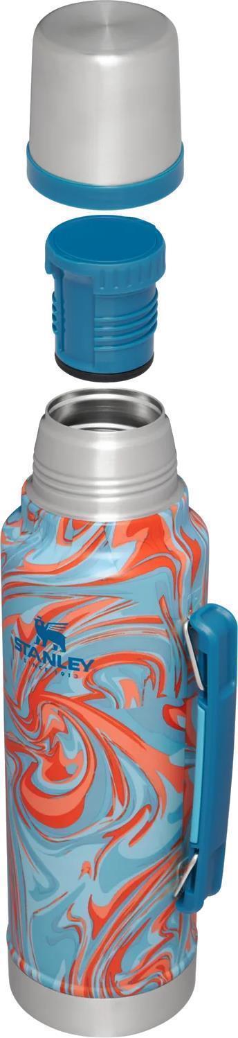 Legendary Classic Bottle - 1.4L / 1.5qt - Pool Swirl 3