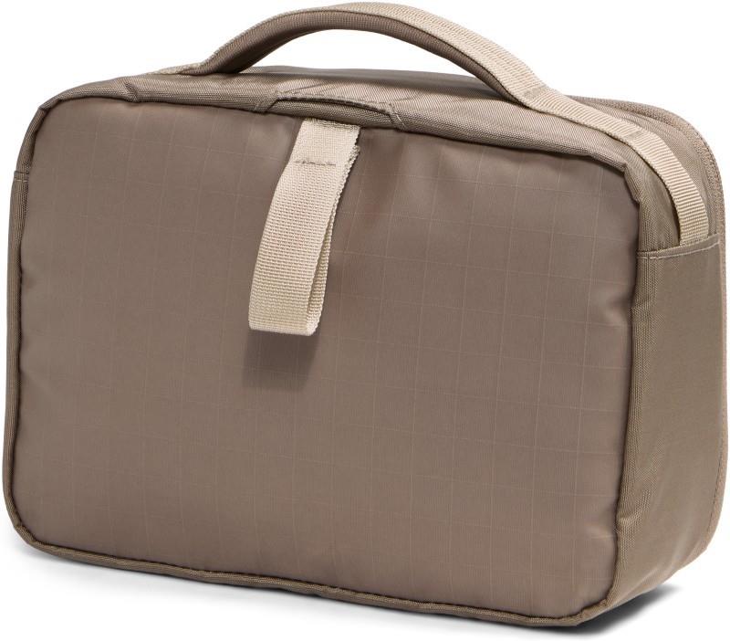 Base Camp Voyager Toiletry Kit - garnet / timeless taupe 1