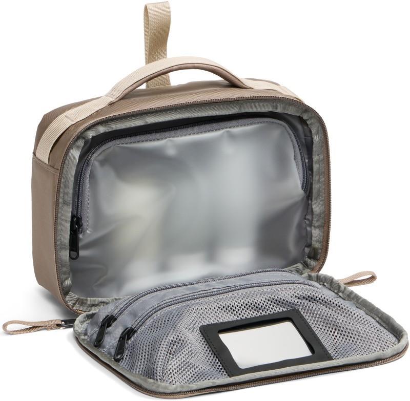 Base Camp Voyager Toiletry Kit - garnet / timeless taupe 1