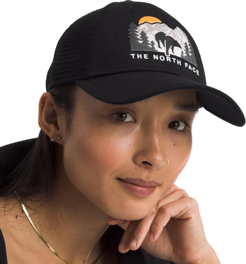 Embroidered Mudder Trucker - tnf black / tnf black / bear graphic 1