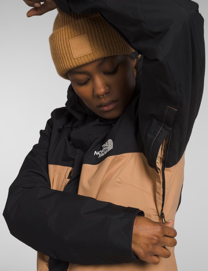 Freedom Insulated Jacket - Womens - TNF Black / Almond Butter 5