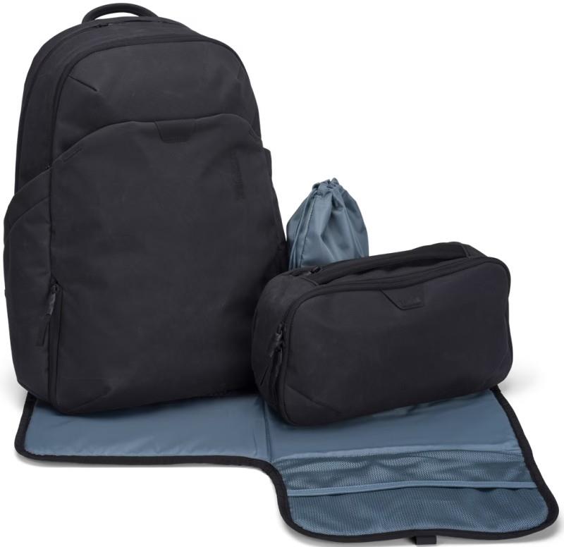 Aion Changing Backpack - black 1