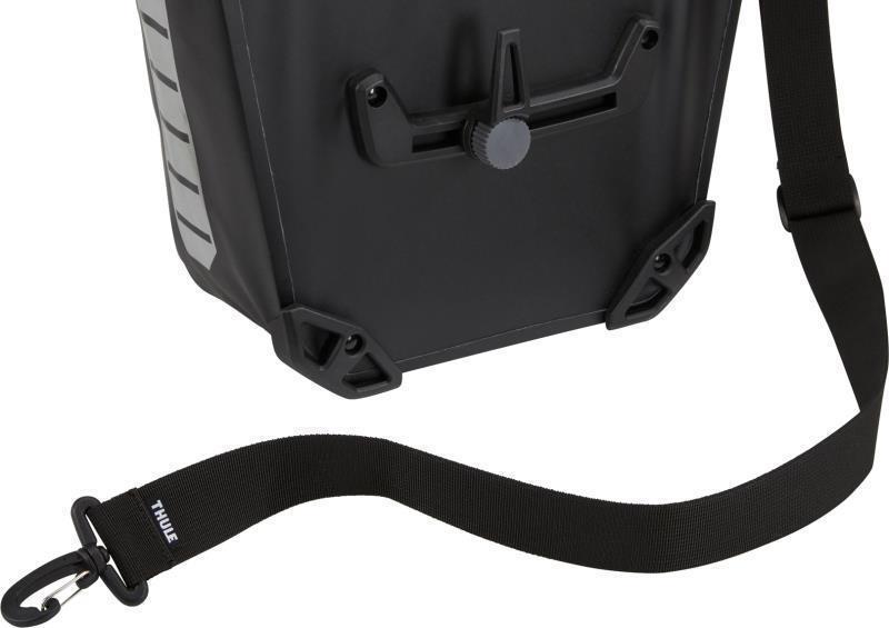 Shield Pannier 17L - black 1