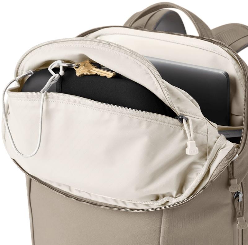 Crossroads Backpack 22L - cape dark taupe 1