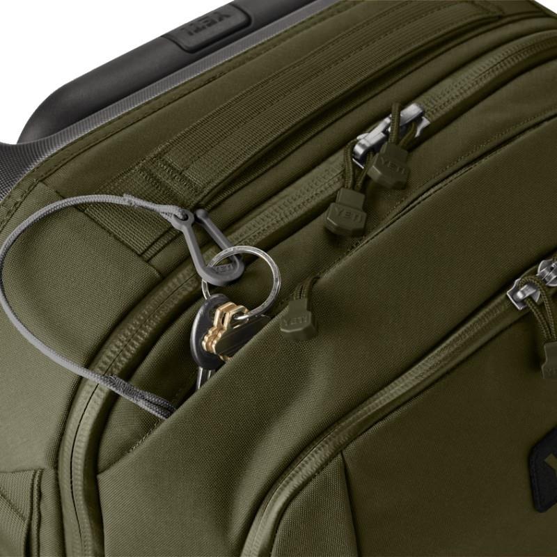 Crossroads Luggage 22" - olive 1