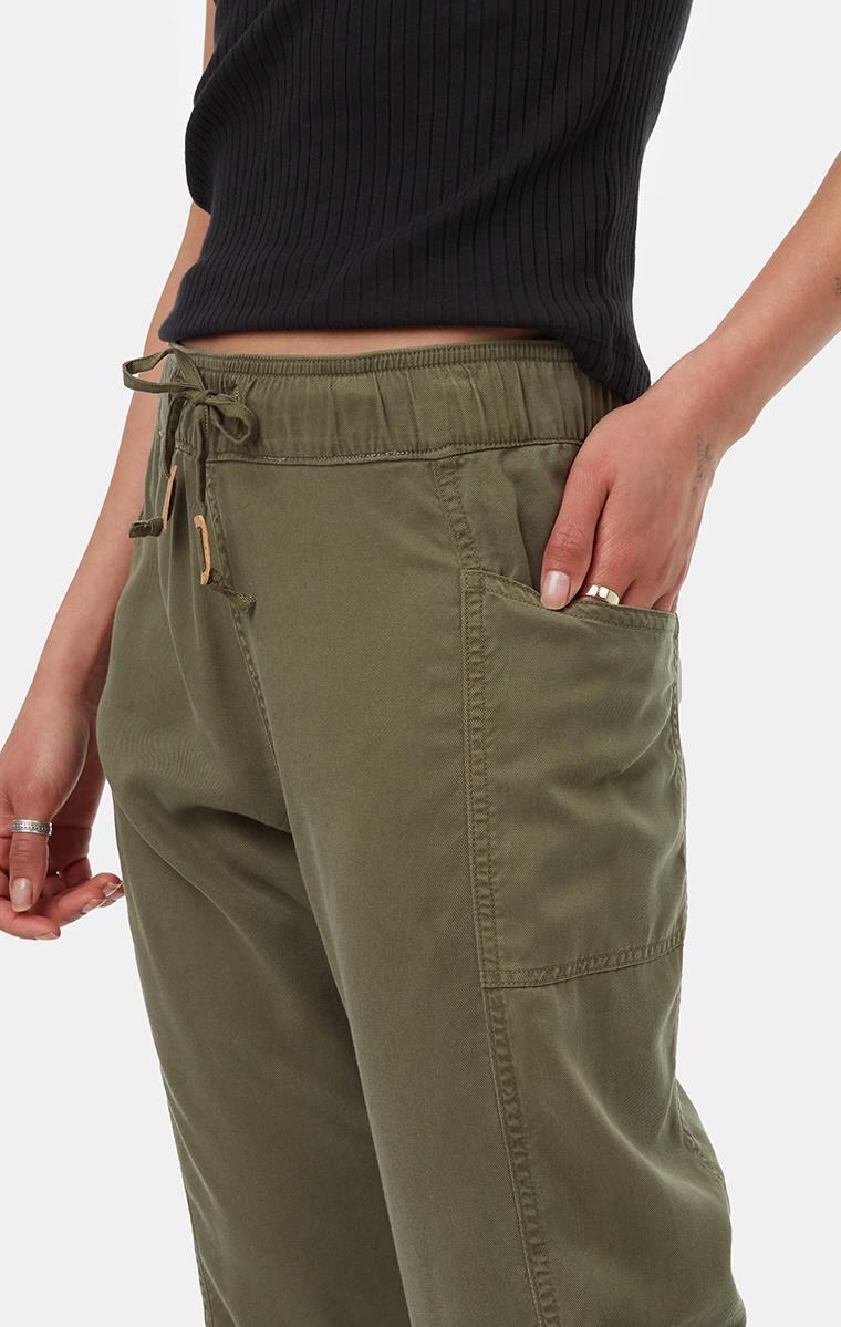 Colwood Jogger - Womens - olive night green 1