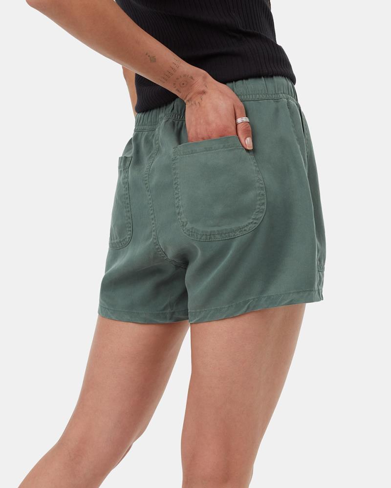 Instow Shorts - Womens - Deep Lichen Green 4